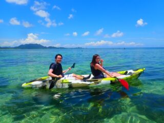 【1日】ミシュラン三ツ星・川平湾SUP/カヌー＆観光フォト付き 地元ガイド一押し絶景スポット巡り