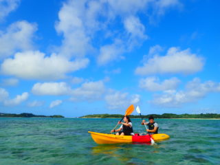 Full view of the world’s best-known “Kabira Bay”! Leisurely canoe tour