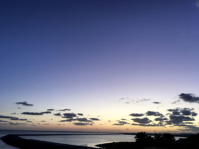 石垣島の日の入り・夕日の南ぬ浜緑地公園　