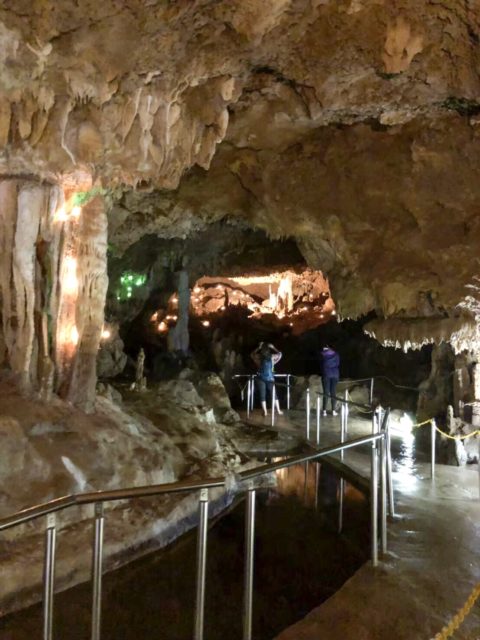 石垣島ドライブの鍾乳洞　内部