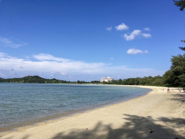 石垣島ドライブの　底地ビーチ　砂浜