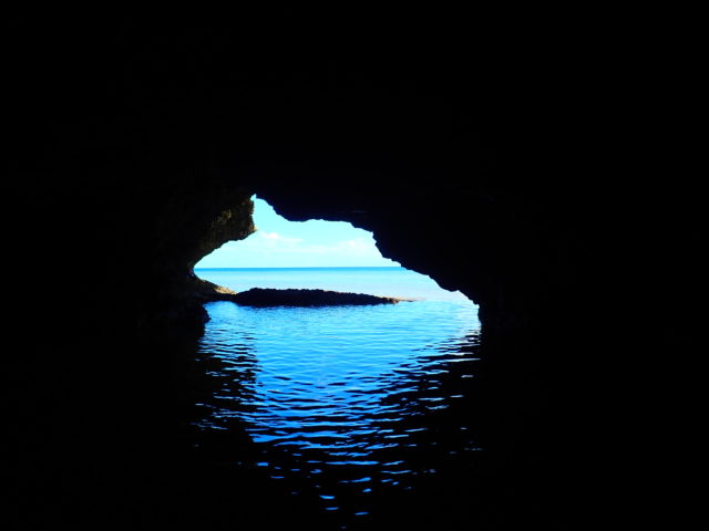 石垣島　青の洞窟