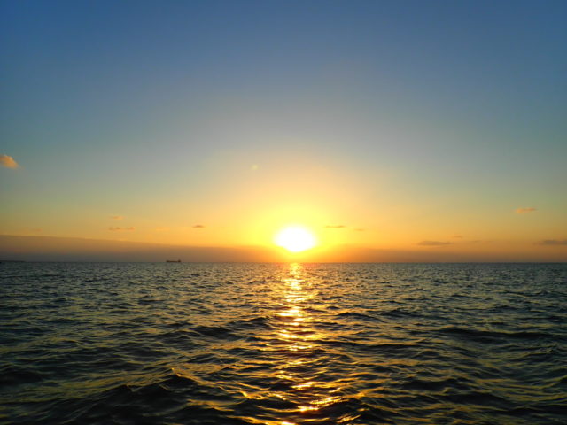 石垣島の夕方の夕陽