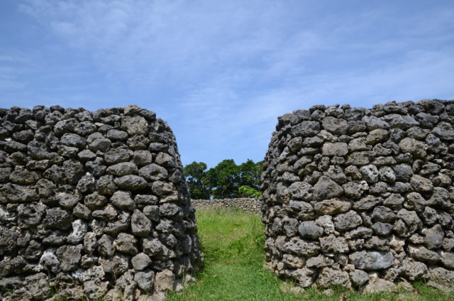 石垣島の観光スポットのフルスト原遺跡