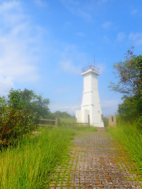 石垣島の観光スポットの観音崎灯台