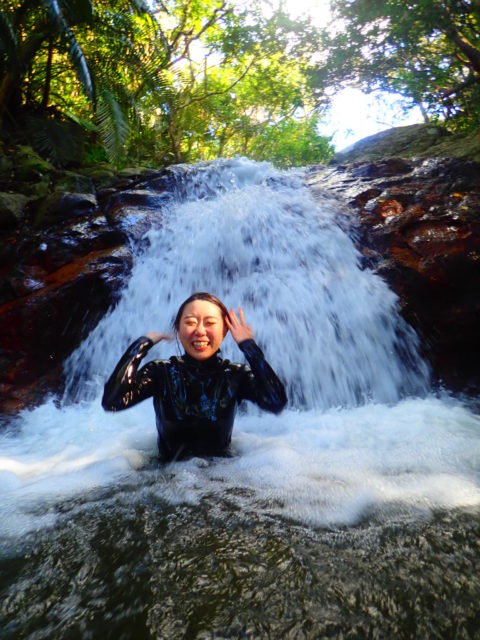 石垣島の観光スポットの荒川の滝