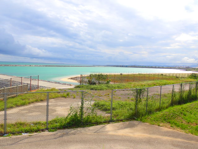 石垣島の観光スポットの南ぬ浜町人工ビーチ