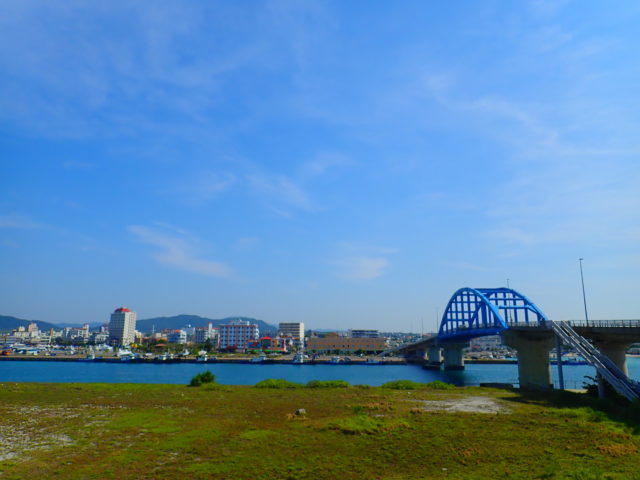 石垣島の観光スポットのサザンゲートブリッジ