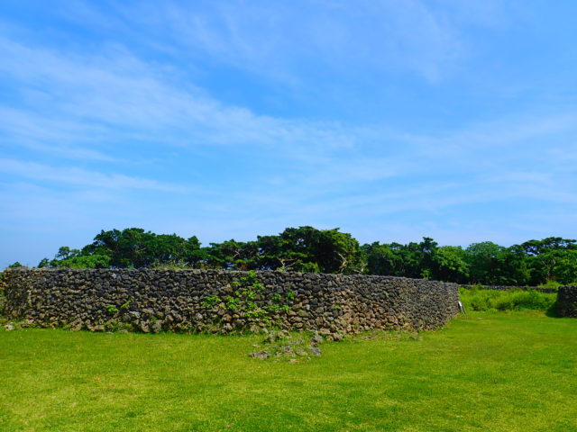 石垣島の観光スポットのフルスト遺跡