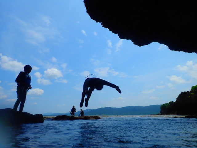 石垣島の青の洞窟ツアー 石垣島 Adventure Pipi ピピ