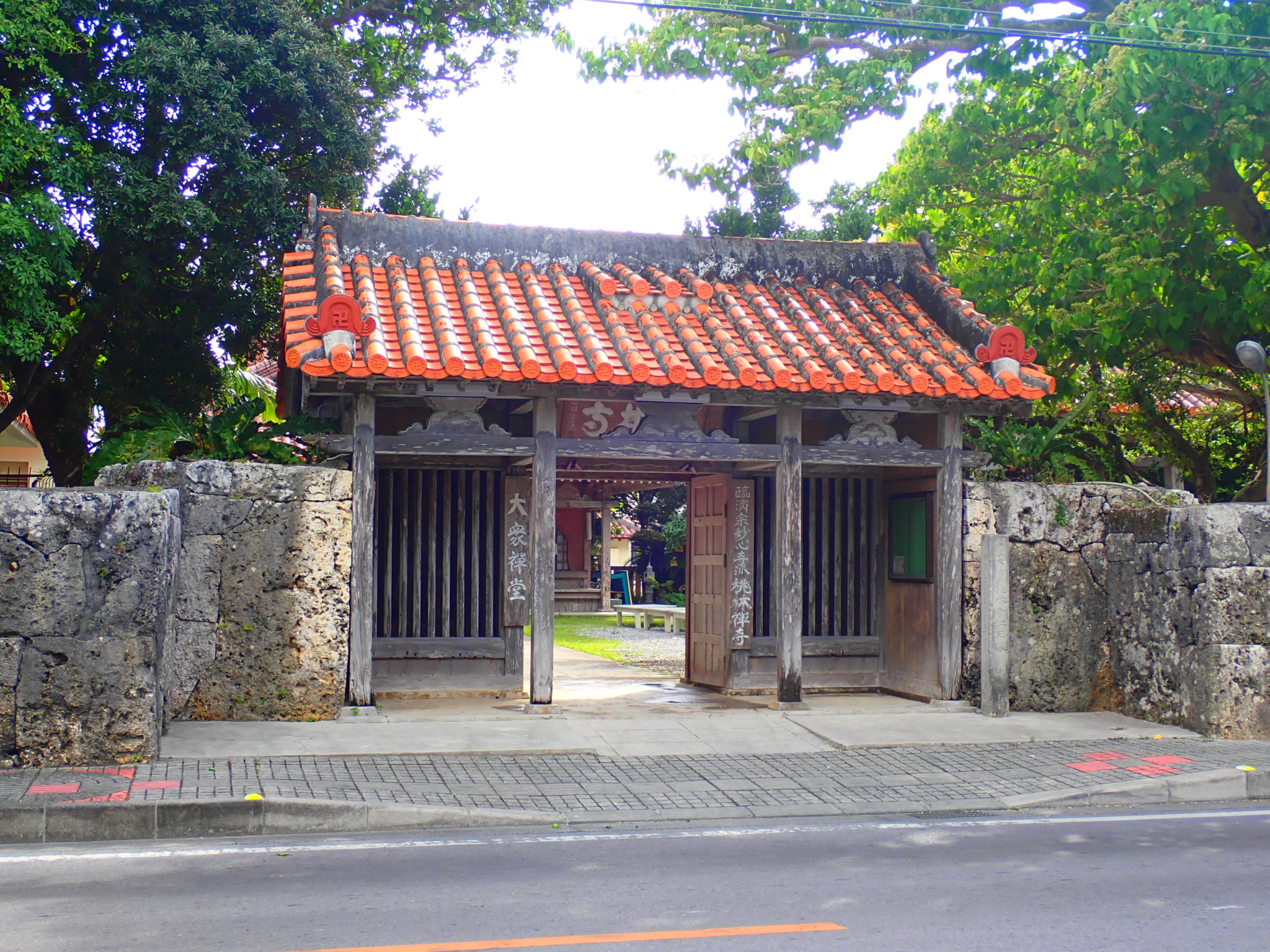 石垣島の観光スポットの桃林寺の行き方と遊び方について 石垣島 ADVENTURE PiPi（ピピ）