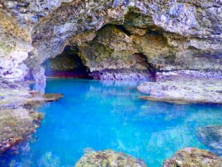 【半日】ウミガメに会えるかも！話題の秘境「青の洞窟」シュノーケリング＆洞窟探検