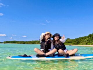 【半日】石垣島2大定番ツアーを半日に濃縮！川平湾SUP/カヌー＆青の洞窟シュノーケリング