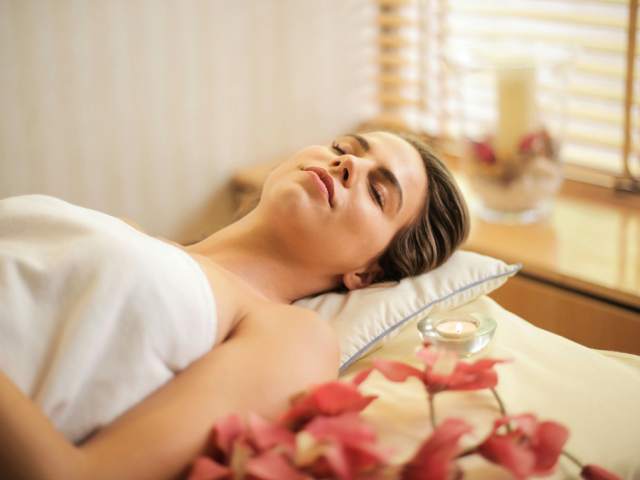 スパ　エステ　マッサージ　フリー画像